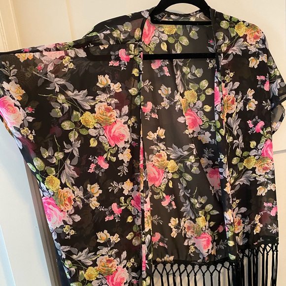 Short kimono - Picture 3 of 3